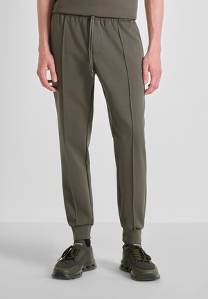 CARROT FIT WITH LOGOED BADGE - Trainingsbroek - khaki