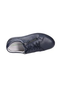 Sneaker in pelle blu navy con finitura testurizzata, dotata di chiusura con zip, design con lacci e soletta imbottita.