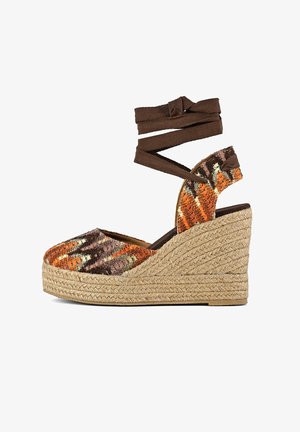 Colors of California ETHNIC - Schnürpumps - cognac