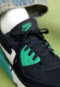 Nike Sportswear AIR MAX 90 - Sportbačiai - black/white/stadium green