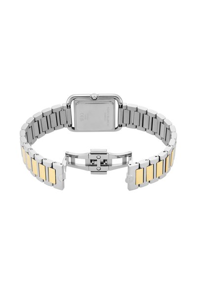 Bracelet de montre en métal argenté et doré avec un boîtier rectangulaire, montré ouvert avec le mécanisme de la boucle visible.