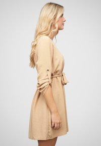 Cloud 5ive TURN-UP - Denné šaty - beige