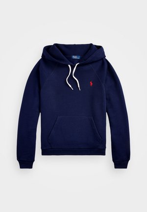 Temno moder hoodie iz mešanice bombaža, z kenguru žepom, teksturirano tkanino, belimi vrvicami in majhnim rdečim logotipom na prsih.