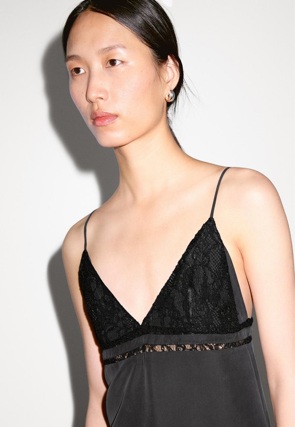 MIDI WITH DETAIL - Day dress3