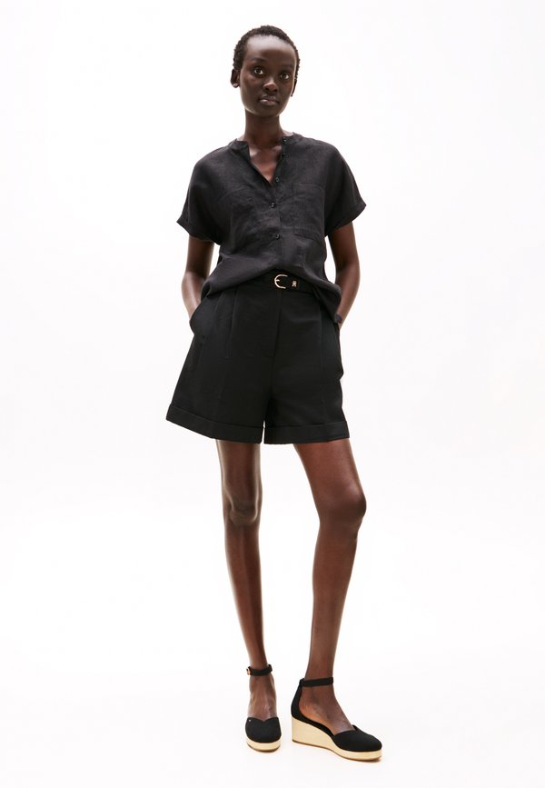 FLAG CLOSED TOE MID WEDGE - Platform heels