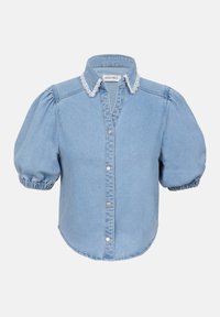 Selected, light blue wash