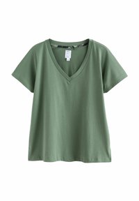Krótki rękaw, szałwiowo zielona koszulka z dekoltem w serek, o luźnym kroju, z widoczną wewnętrzną metką na karku z napisem "NEXT time to dream."