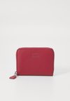 MUST MED - Portemonnee - rustic cherry