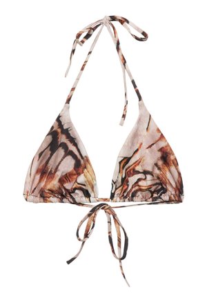 Top bikini triunghi cu model tie-dye în nuanțe de maro, negru și bej, prevăzut cu șnururi reglabile la gât și la spate pe fundal alb.