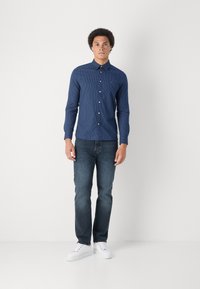 Thumbnail Image 6