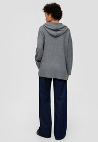 s.Oliver MIT VERLÄNGERTEM RÜCKENSAUM - Kapuzenpullover - graphit