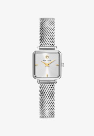 Vierkante zilveren horloge met metalen mesh band, gouden uurmarkeringen en wijzers, met de tekst "Pierre Lannier" op de wijzerplaat.