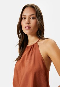 Koton HALTER NECK TANK - Camicetta - brown