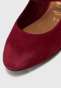 Tamaris Classic heels - merlot