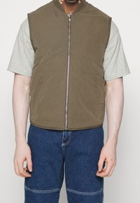 Abercrombie & Fitch Veste sans manches - green