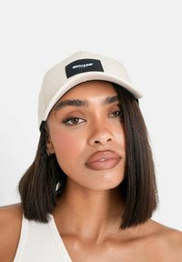 Sixth June PATCH - Keps - light beige