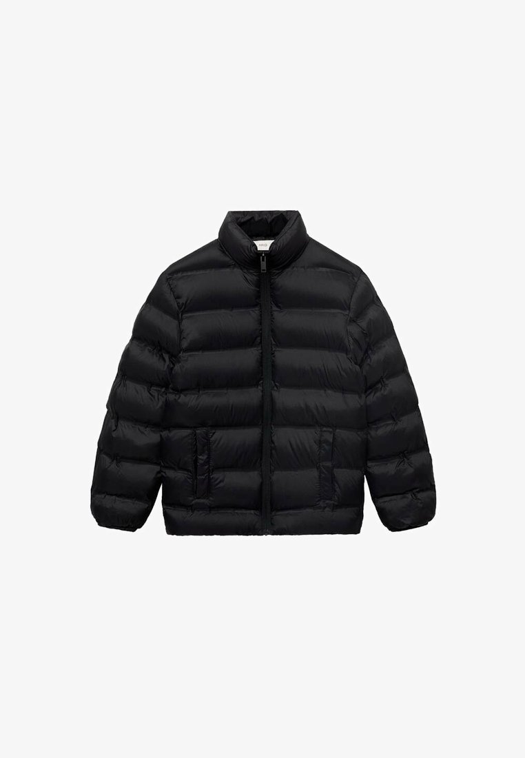 Črna prešita puhovka z visokim ovratnikom, polnim sprednjim zadrgo, dolgimi rokavi in dvema sprednjima žepoma.