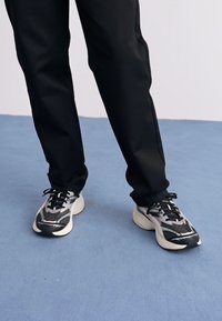 Puma MORPHIC RETRO UNISEX - Zapatillas - black/frosted ivory