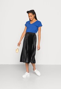 VILA VIDREAMERS V NECK - T-shirt básica - mazarine blue