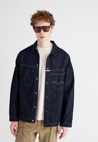 Thumbnail Image 2