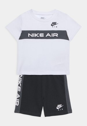 T-shirt print - white/black