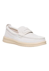 Witte suede instappers met een ronde neus, rubberen outsole en gestikte details. Klittenbandsluiting over de bovenkant voor een veilige pasvorm.
