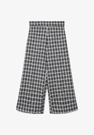 Black and white checked culottes with a wide leg design, featuring a textured fabric. The waistband is smooth, enhancing overall comfort.