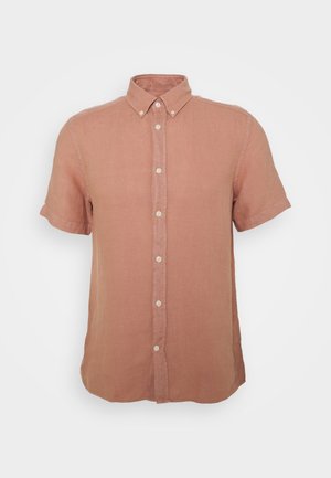 Camicetta a maniche corte con bottoni in lino rosa pallido, con colletto classico e una texture sottile. Presenta bottoni bianchi lungo la parte anteriore.