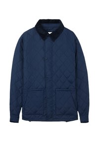 Chaqueta acolchada azul marino con cuello de pana, que cuenta con dos bolsillos delanteros y cierre de botones a presión. Textura lisa con patrón de diamantes.