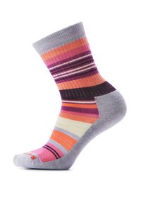 Calcetín a rayas de múltiples colores que presenta tonos púrpura, rosa, naranja y crema. Fabricado con un tejido ligero y suave, con un puño acanalado y un talón reforzado.