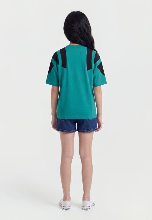 adidas LIVERPOOL KIDS TEE UNISEX - Sports T-shirt - equipment green/black — foto 2