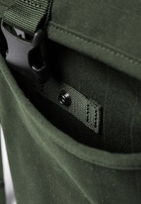 Sandqvist EVERYDAY MESSENGER UNISEX - Borsa a tracolla - dark green