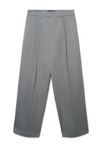 Pantaloni grigi a gamba larga realizzati in tessuto liscio, caratterizzati da chiusura con bottone, pieghe e orli dritti. Vita regolabile per maggiore comfort.