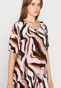 JDY JDYCAMILLE LIFE DRESS - Vestido de dia - cloud dancer