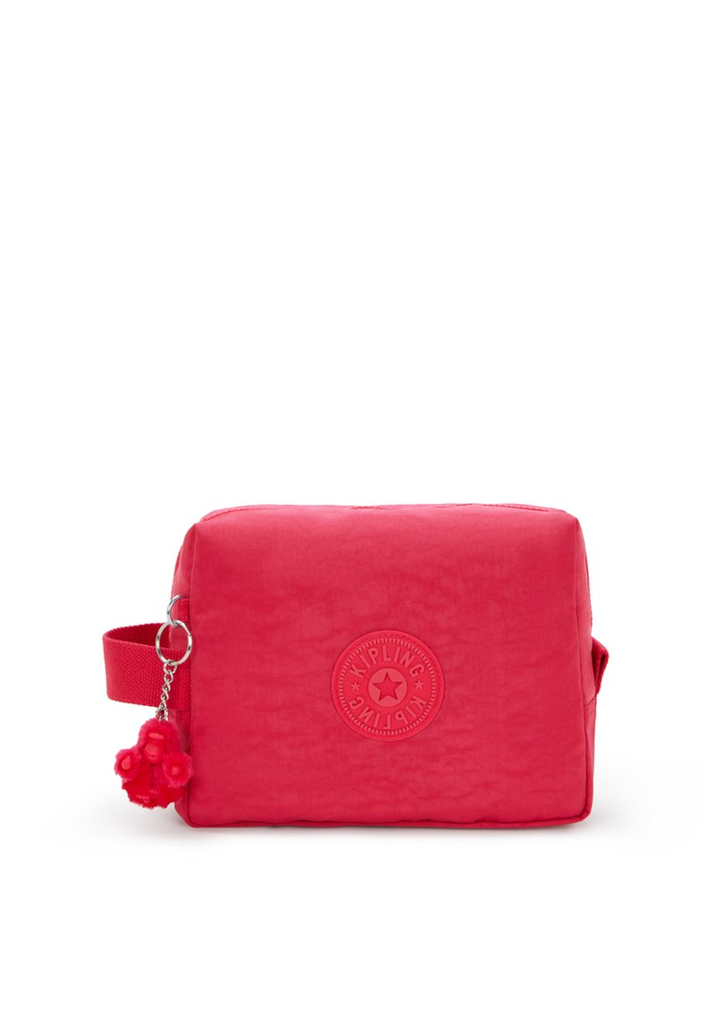 Borsa da toeletta rettangolare rossa con superficie texturizzata, dotata di una patch con logo e un accento pom-pom con chiave staccabile.