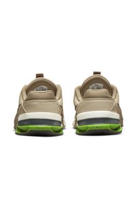 Nike Performance METCON 7 UNISEX - Sapatilha de treino - rattan/thunder blue-sandalwood-sail-green strike
