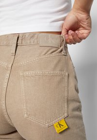 Calvin Klein Jeans Jeans Relaxed Fit - beige