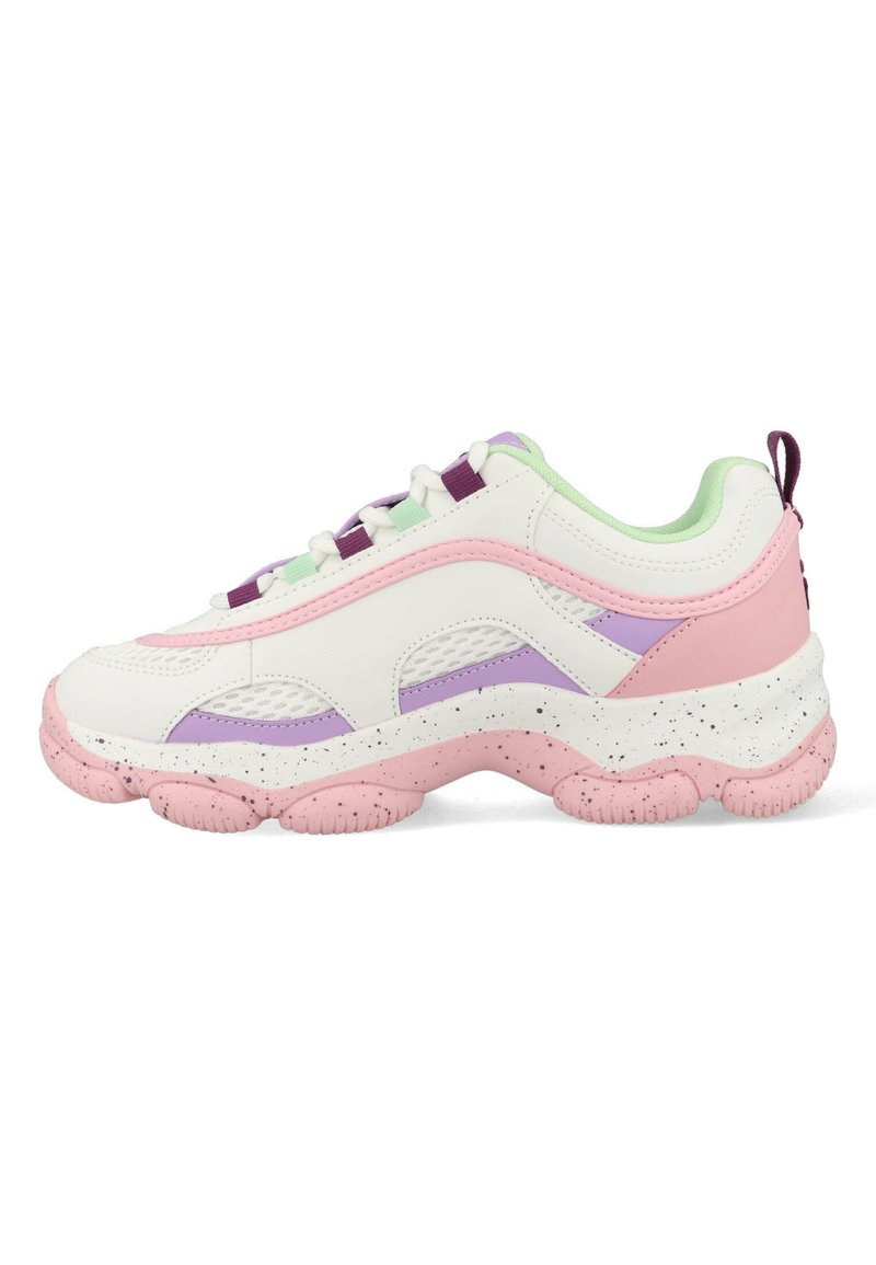 Witte en roze sneaker met een meshontwerp, paarse accenten, een gespikkelde zool en een gevoerd kraagje. Veters in pastelkleuren maken de look af.