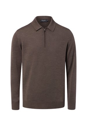 Braunes langärmliges Strick-Poloshirt mit Viertelreißverschluss und gerippten Bündchen und Saum, auf weißem Hintergrund dargestellt.