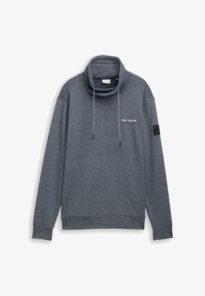 Szary sweter z wysokim kołnierzem, sznurkiem i ściągaczami na mankietach. Na przodzie widnieje napis "TOM TAILOR" w kolorze białym. Miękka faktura materiału.