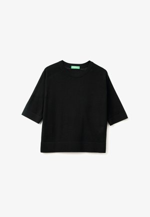 Schwarzer Kurzarm-Strickpullover mit Rundhalsausschnitt und gerippten Bündchen und Saum, flach auf weißem Hintergrund ausgelegt.