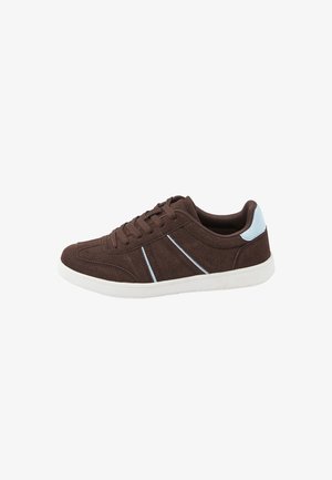 Yours Clothing, WIDE FIT TRAINERS - Zapatillas skate - chocolate