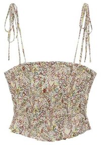 Camisole à motifs floraux avec des bretelles spaghetti réglables. Présente un design froncé et un corsage ajusté en crème, vert, rouge et jaune.
