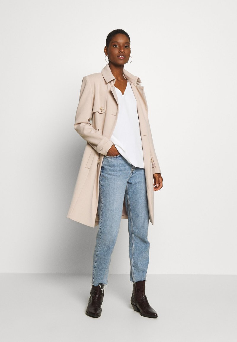 Esprit Collection MATT SHINY Blusa - offwhite/crema - Zalando.es