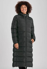 Zwarte pufferjas met een lange snit, gestikte panelen, rits aan de voorkant en een capuchon. Bevat zijzakken en elastische manchetten. Soepele textuur.