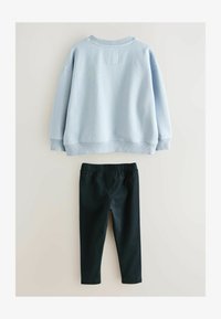 Nepasirinkta, blue white