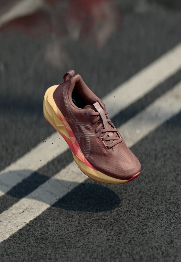 NOVABLAST 5 - Laufschuh Straße