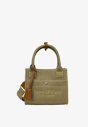 Petit sac à main en toile kaki avec une bandoulière et une poignée en cuir marron, bouton argenté et logo Marc O'Polo embossé à l'avant.