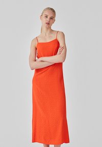 Modström DRESS - Robe de jour - bright cherry