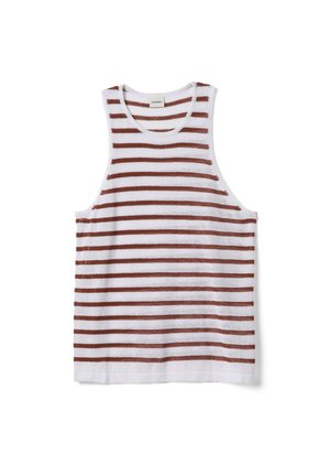 Weißes ärmelloses Tanktop mit horizontalen braunen Streifen und rundem Ausschnitt, flach auf weißem Hintergrund gelegt.